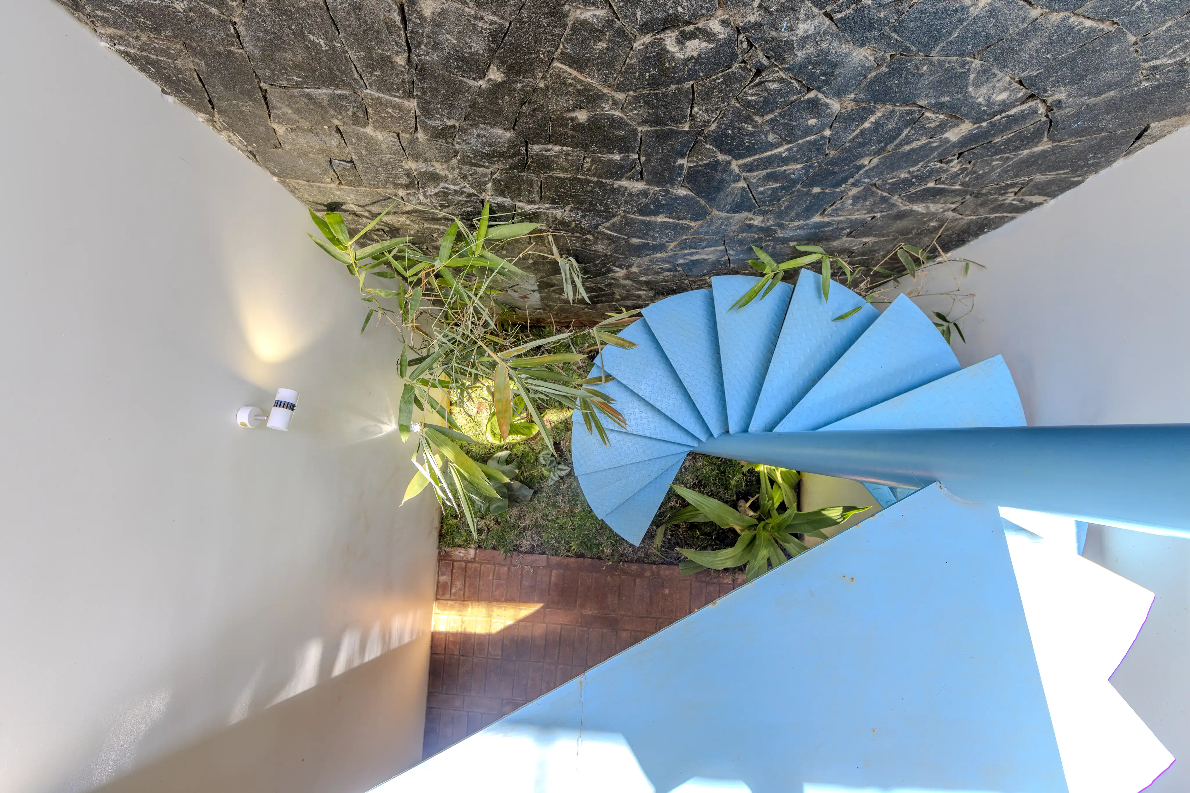 20 Sq.m House spiral staircase with stone and MS