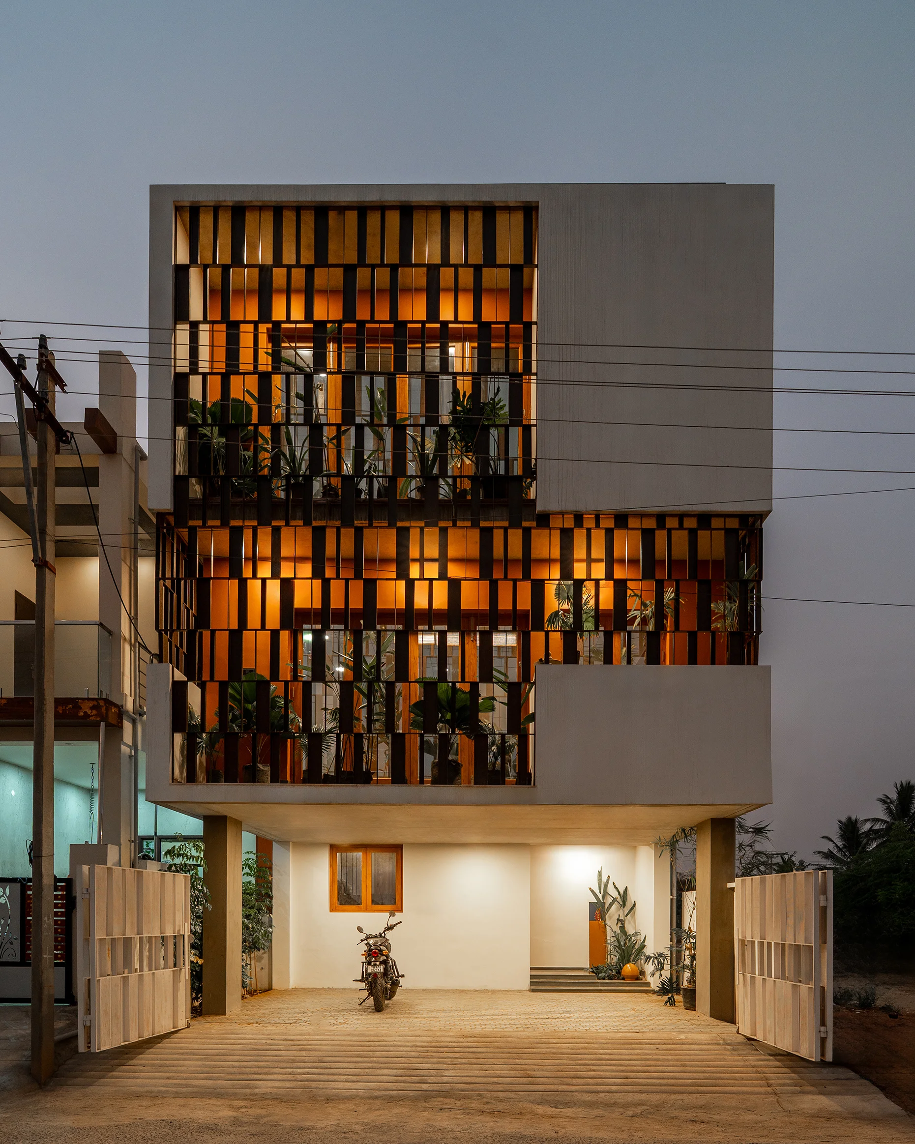 Splitscape Residence night elevation